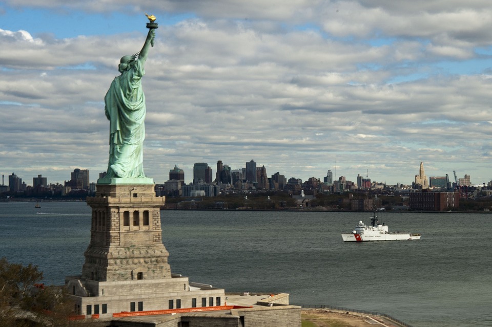 Statue-Of-Liberty-Coast-Guard-Skyline-New-York-City